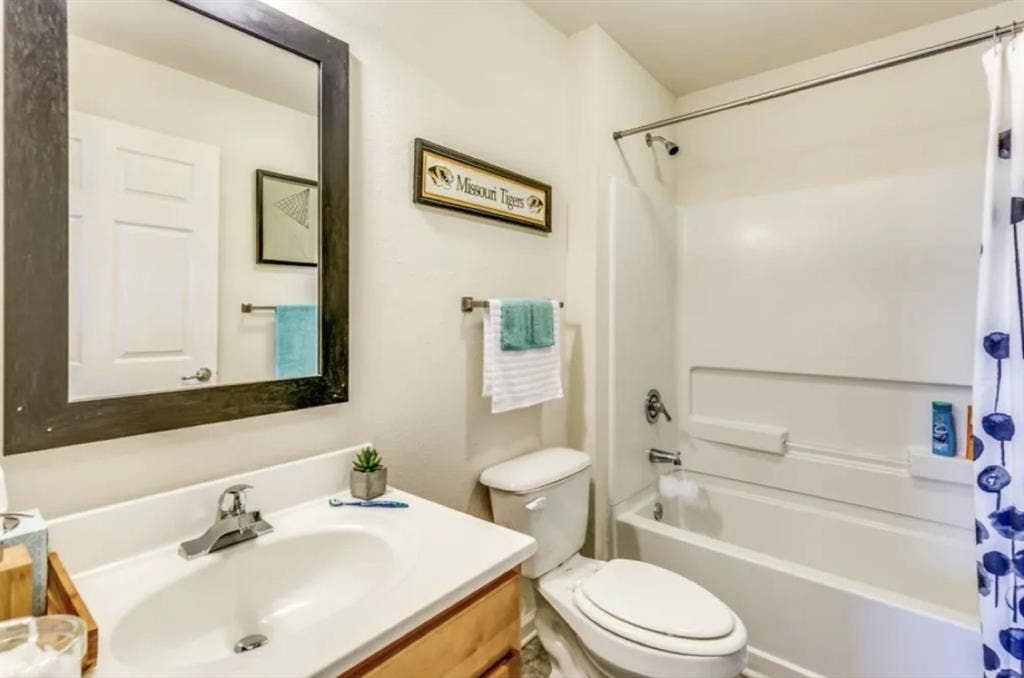 Looking for a female to sublease!