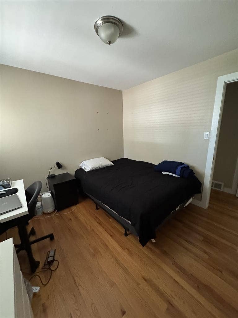Room Available in Friendly House
