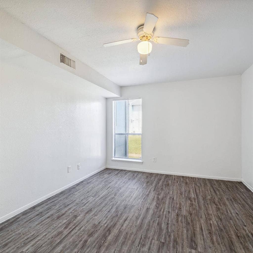 2BED/1BATH CALL TODAY