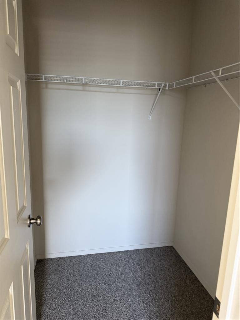 Quiet one bedroom and own bathrom