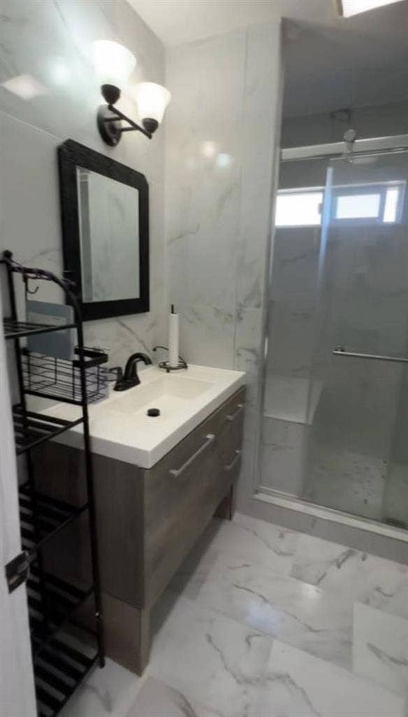 FEMALE ROOMMATE WANTED!