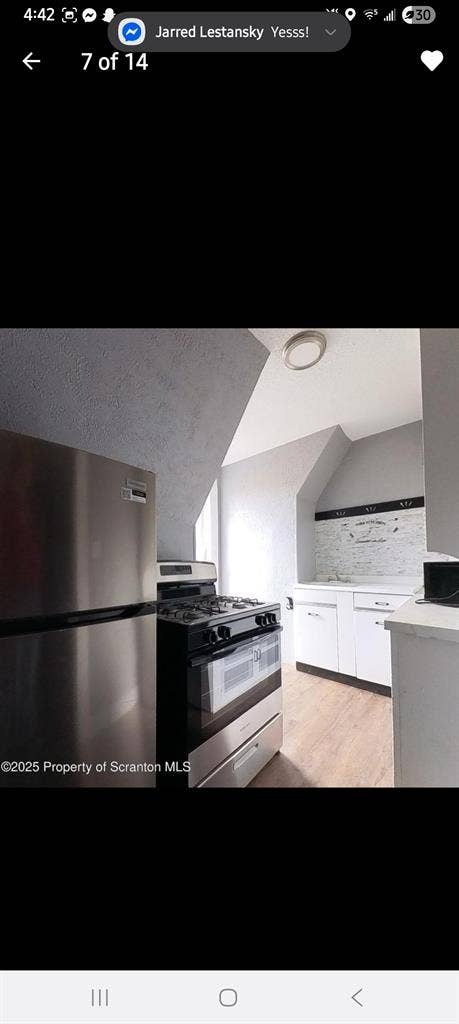 ROOM FOR RENT 378 +ur part of BILLS