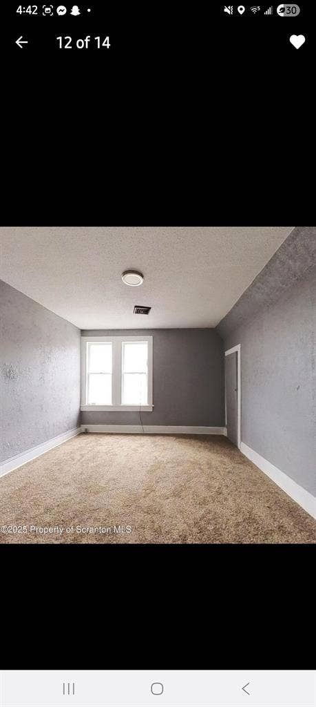 ROOM FOR RENT 378 +ur part of BILLS