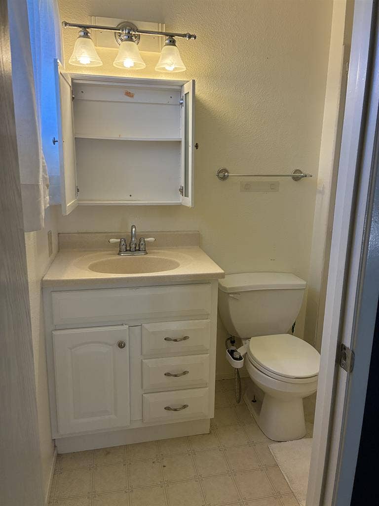 Spacious Master Suite/ Bathroom
