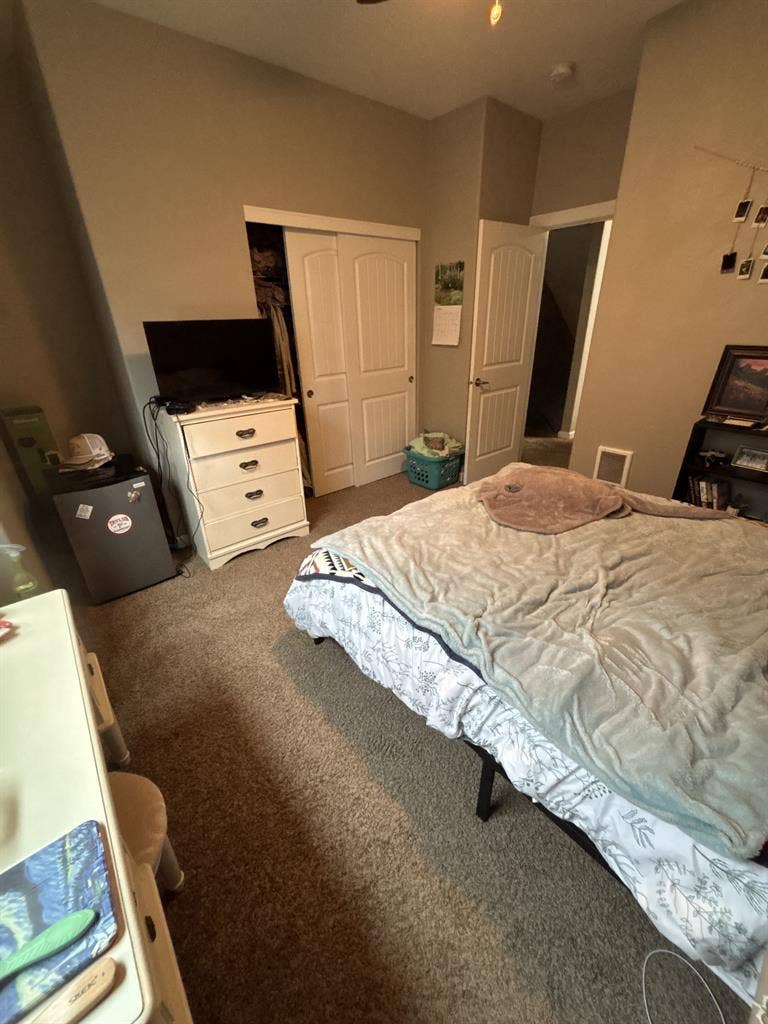 3 Bed 3 Bath Room for Rent