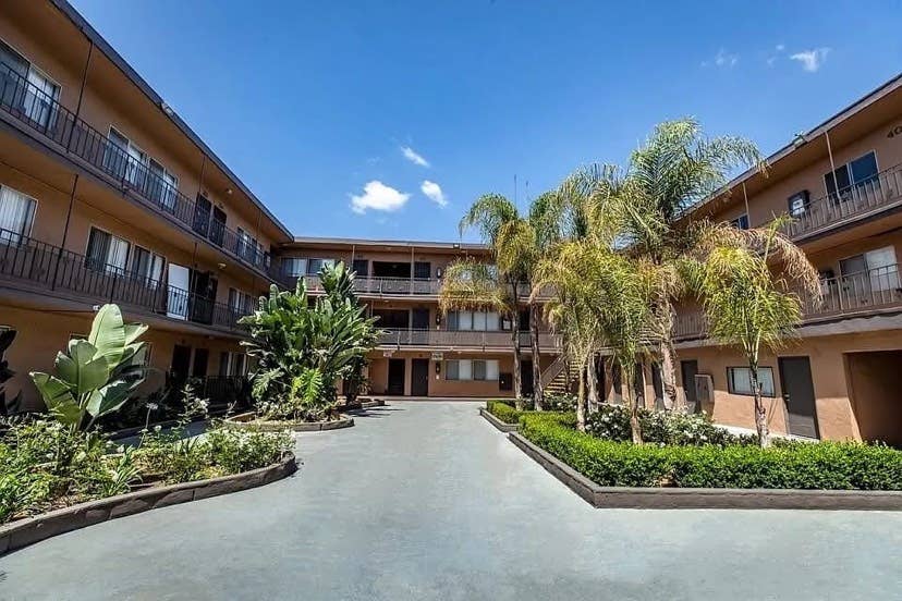 Room For Rent — South Figueroa LA