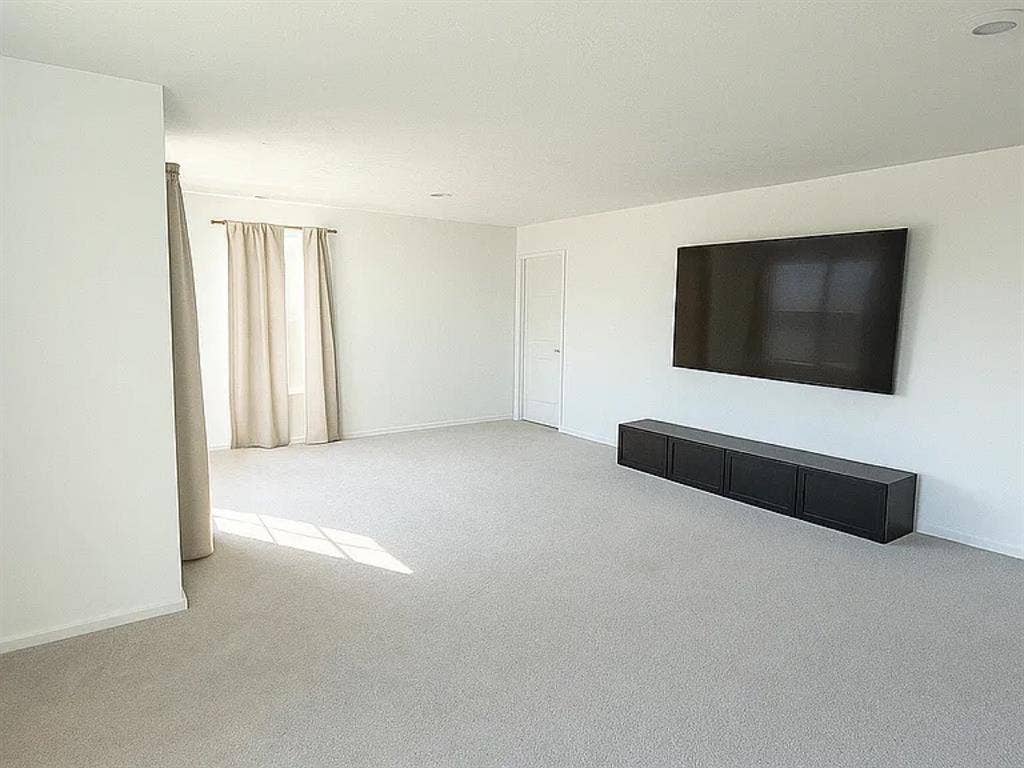 Private room in sharing house.