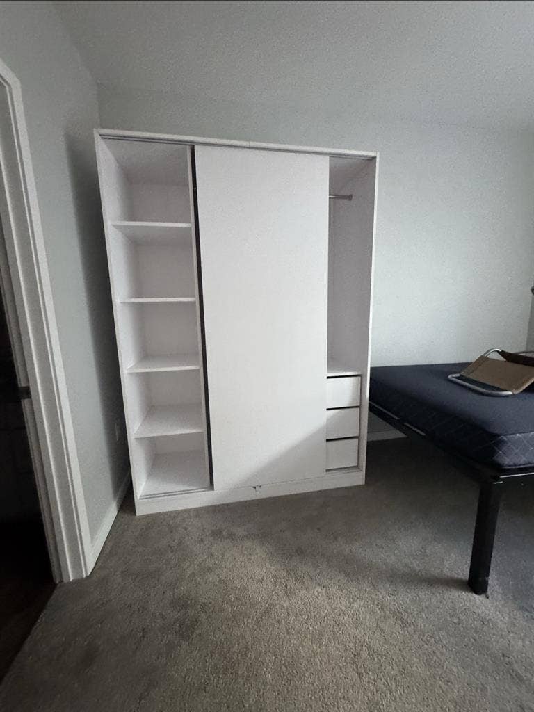 MOVE IN ASAP. 4x4 student housing