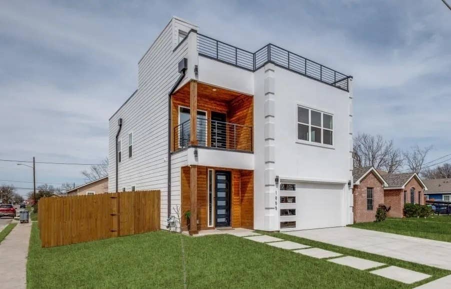Housemate for single family home