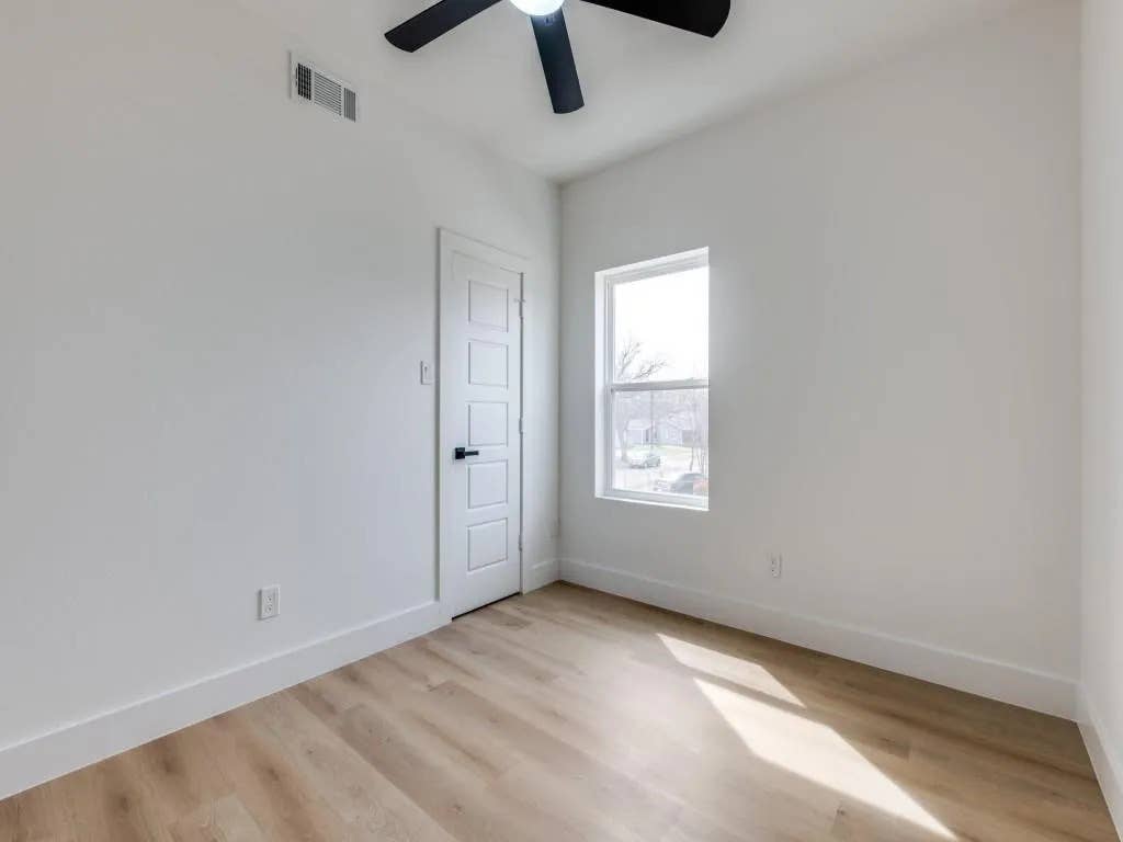 Housemate for single family home