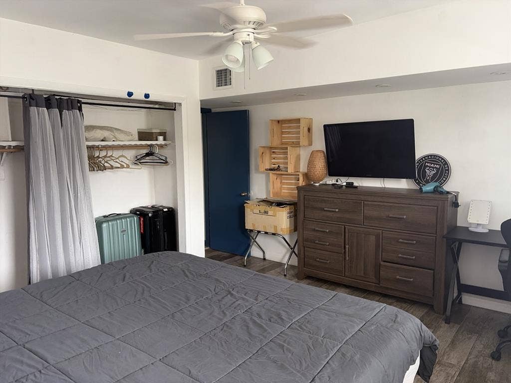 Quiet and clean space