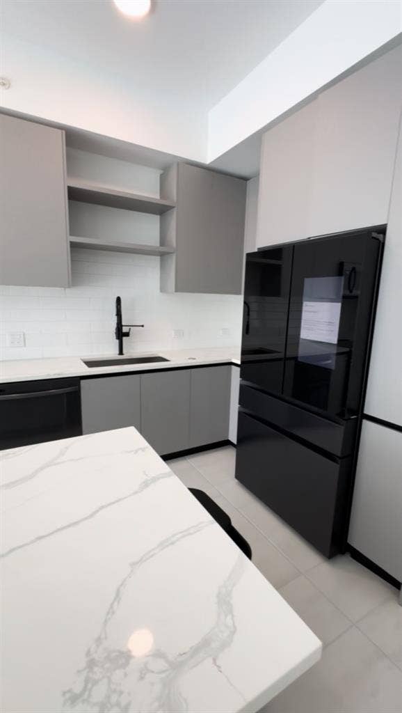 Looking for awesome roommate!
