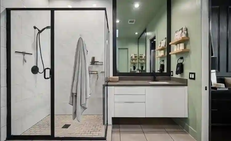 Master Bedroom for Rent