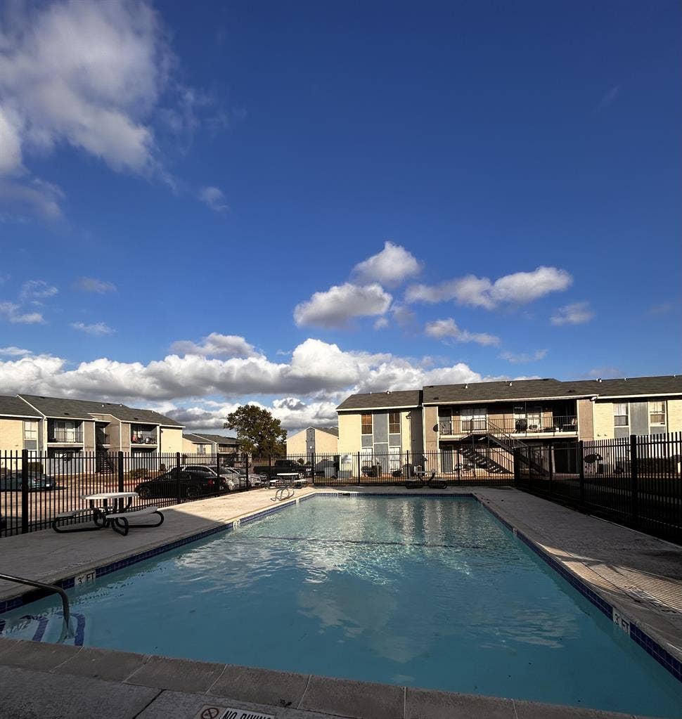 2bed 2 bath CALL TODAY