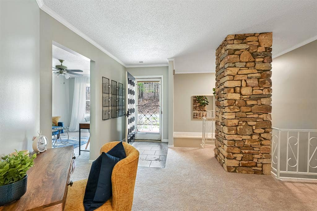 Private Room, Great Location!