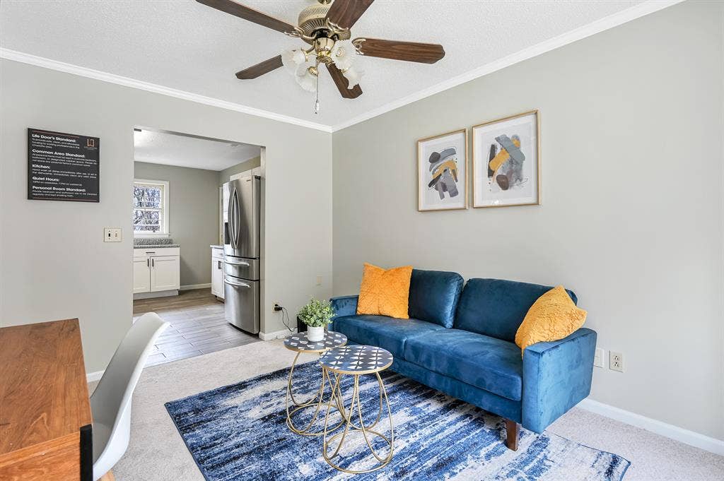 Private Room, Great Location!