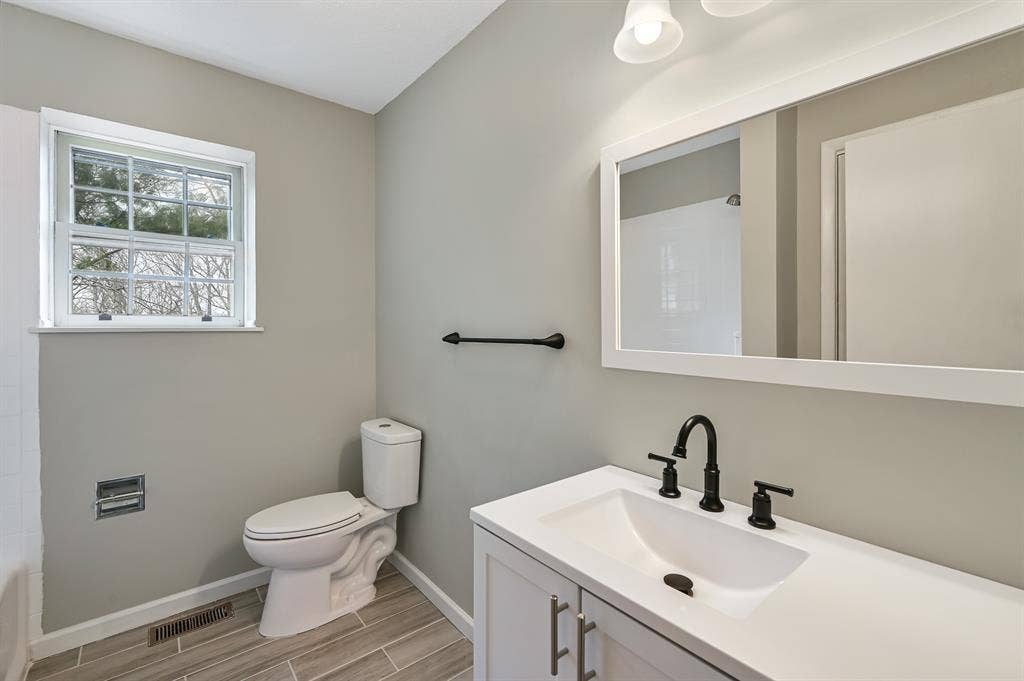 Private Room, Great Location!