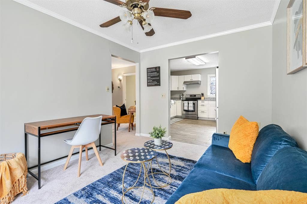 Private Room, Great Location!