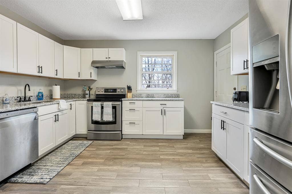 Private Room, Great Location!