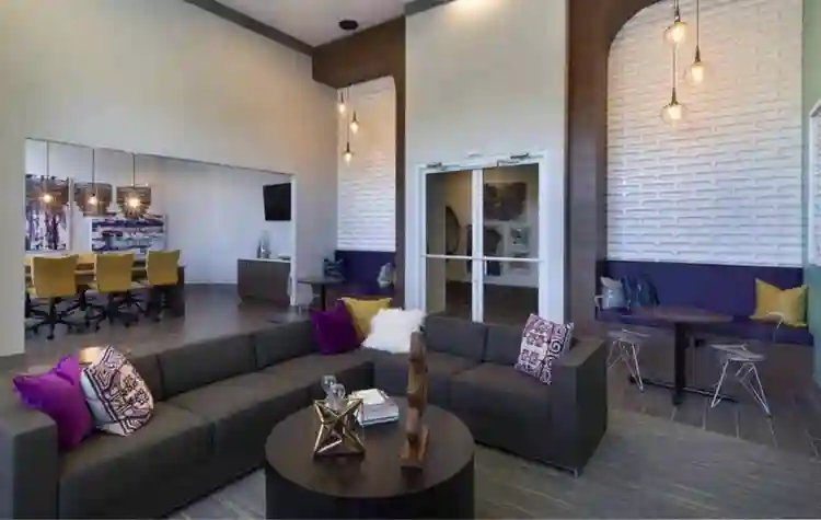 NICE PRIVATE BDRM - SHARED BATH