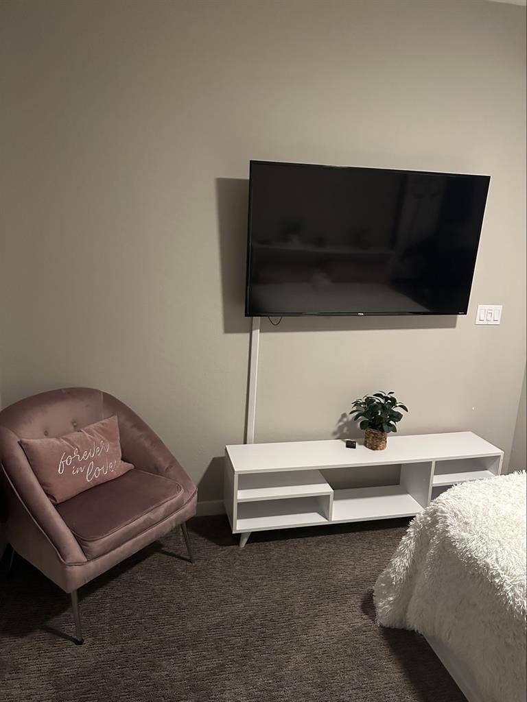Spacious Downstairs suite!