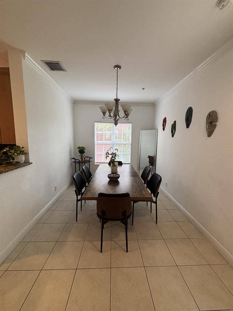 Looking for Roommate