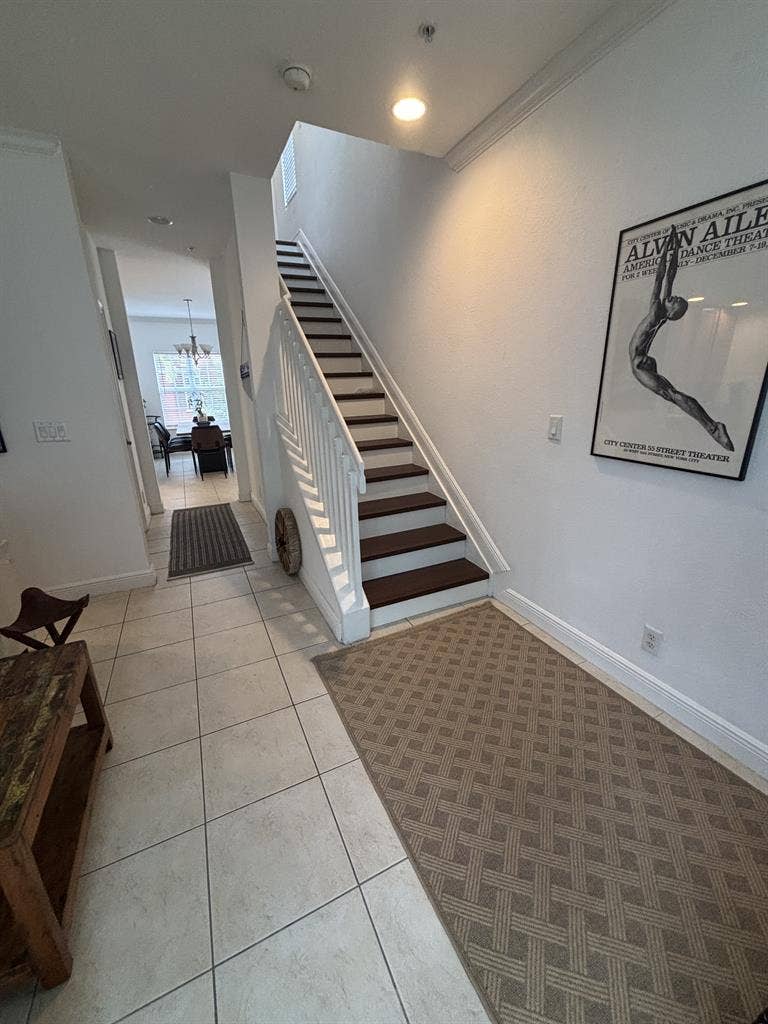 Looking for Roommate
