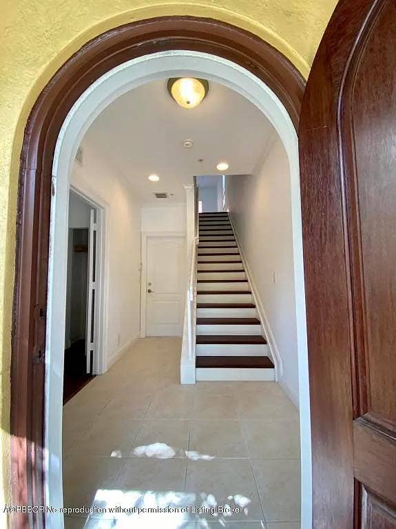 Looking for Roommate