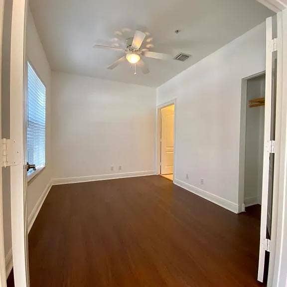 Looking for Roommate