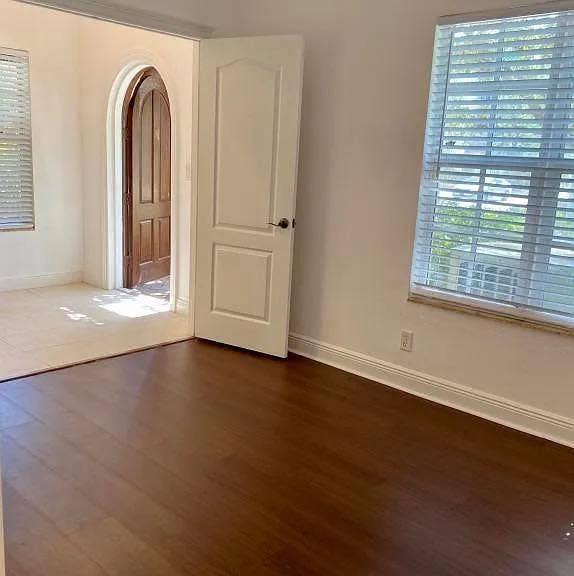 Looking for Roommate