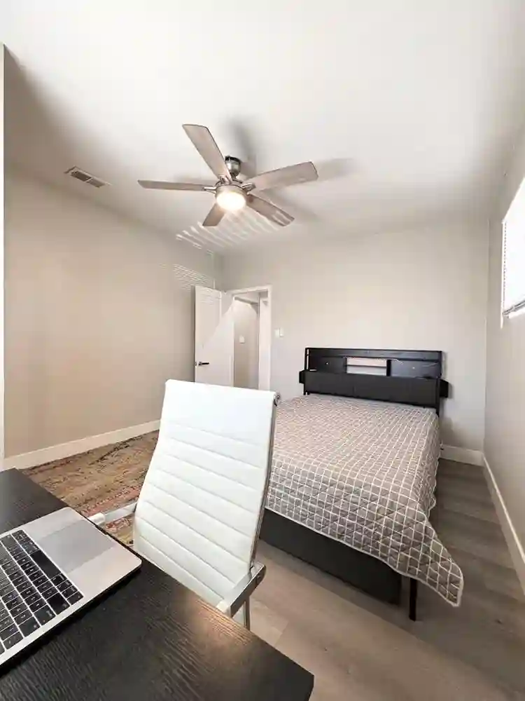 PRIVATE FURNISHED ROOM