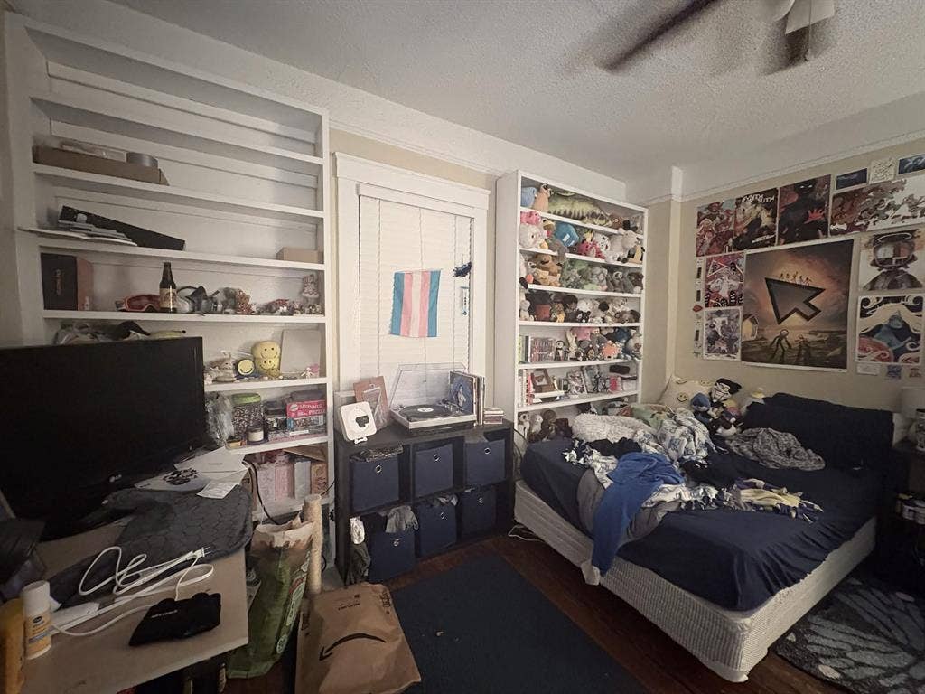 Room for rent - Downtown Savannah!!