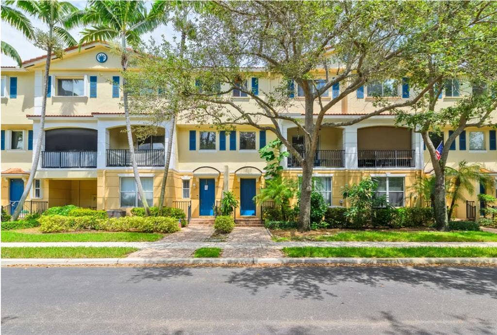 Parkside Square - Shared townhouse