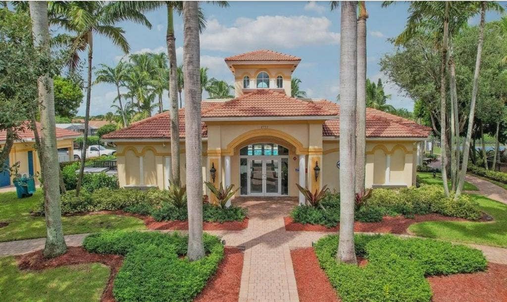 Parkside Square - Shared townhouse
