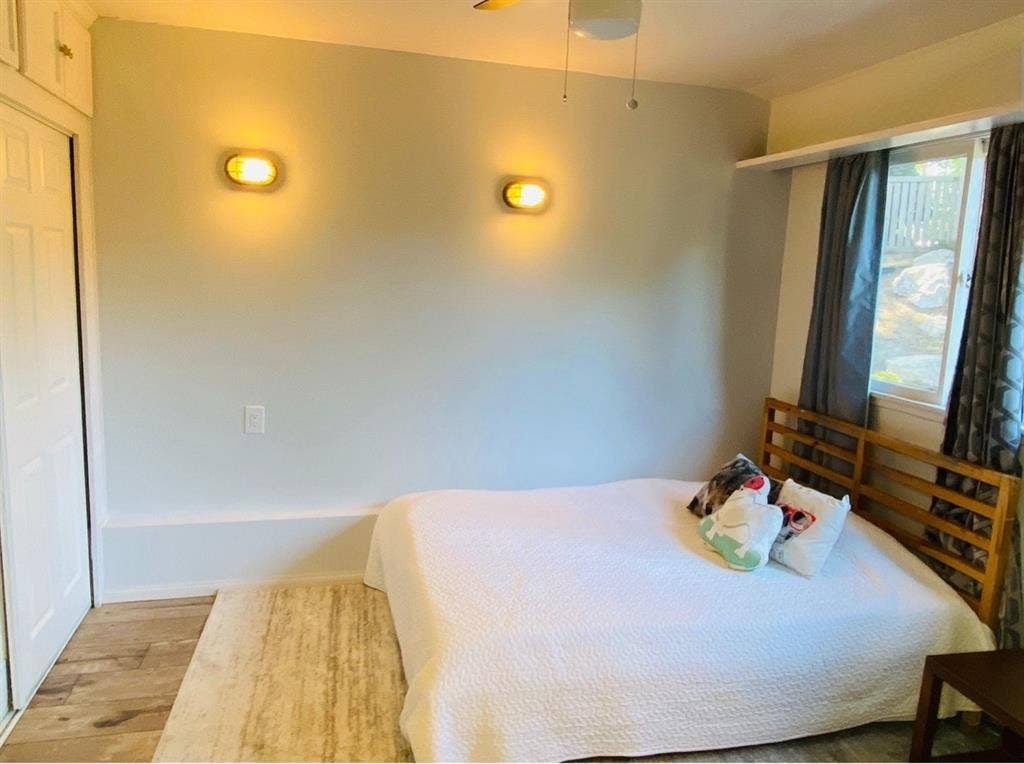BIG BRIGHT MANHATTAN BEACH HOUSE