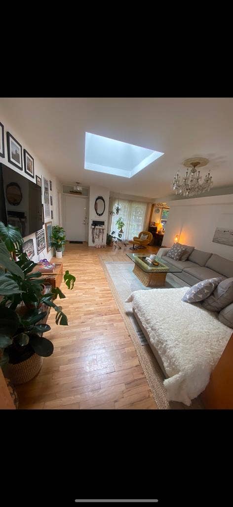BIG BRIGHT MANHATTAN BEACH HOUSE