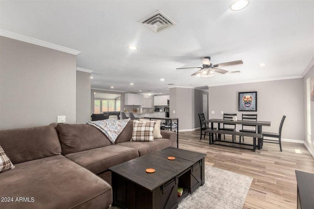Room for rent, large house w/ pool