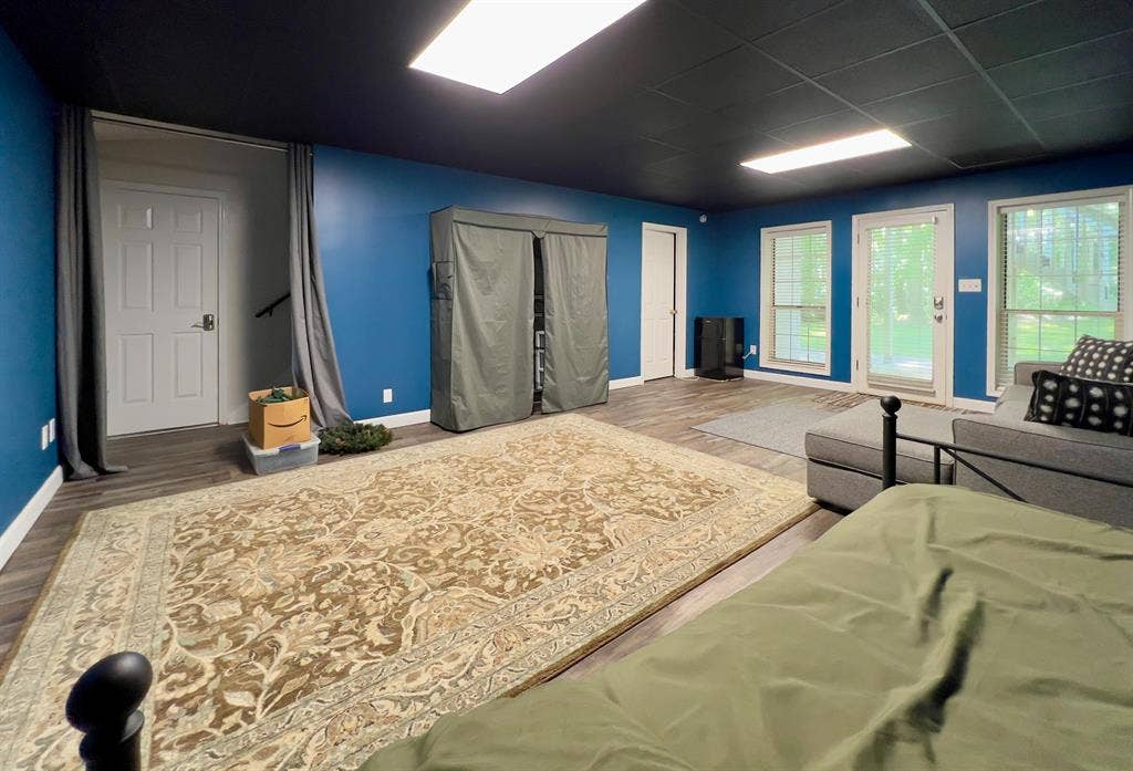 Private Basement Room & Bath