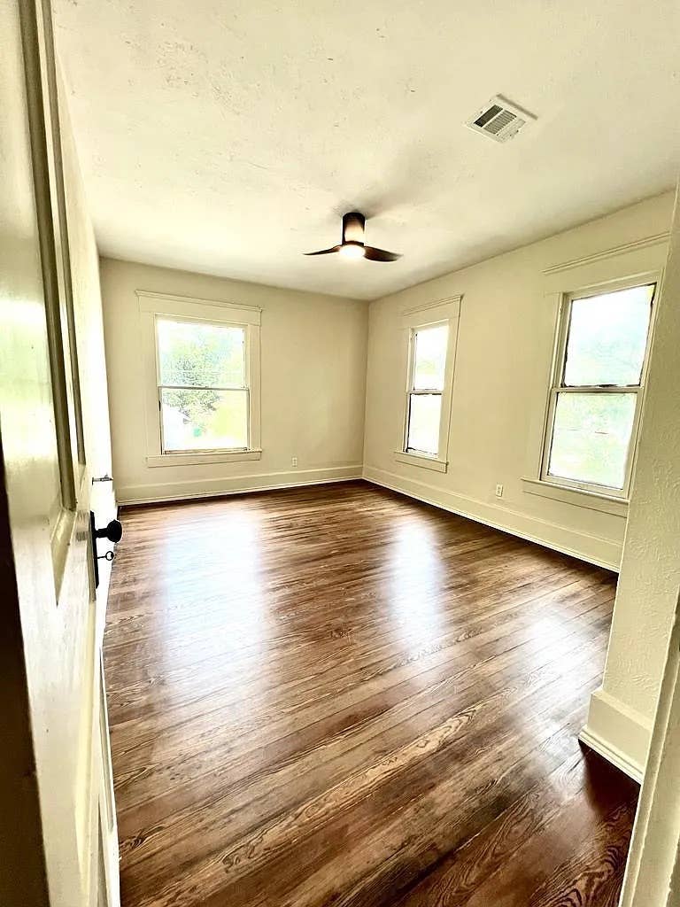 3 rooms available near Downtown
