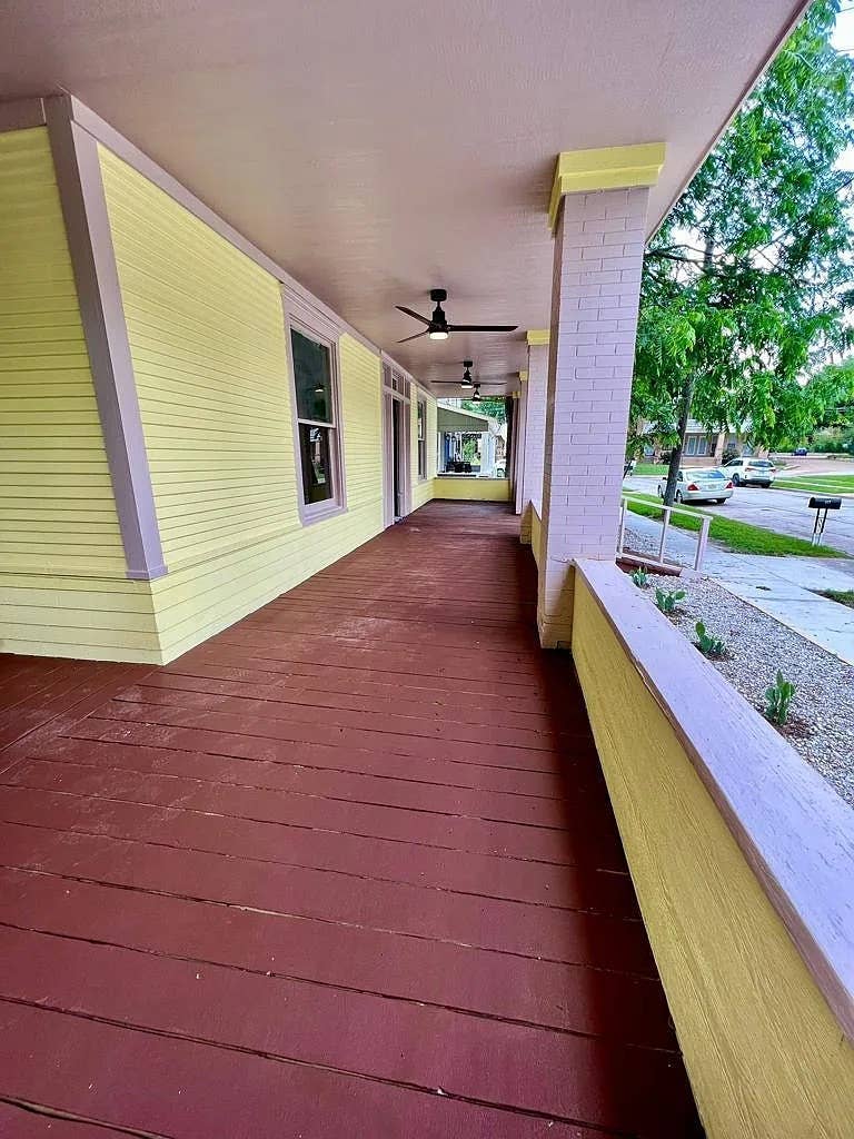 3 rooms available near Downtown