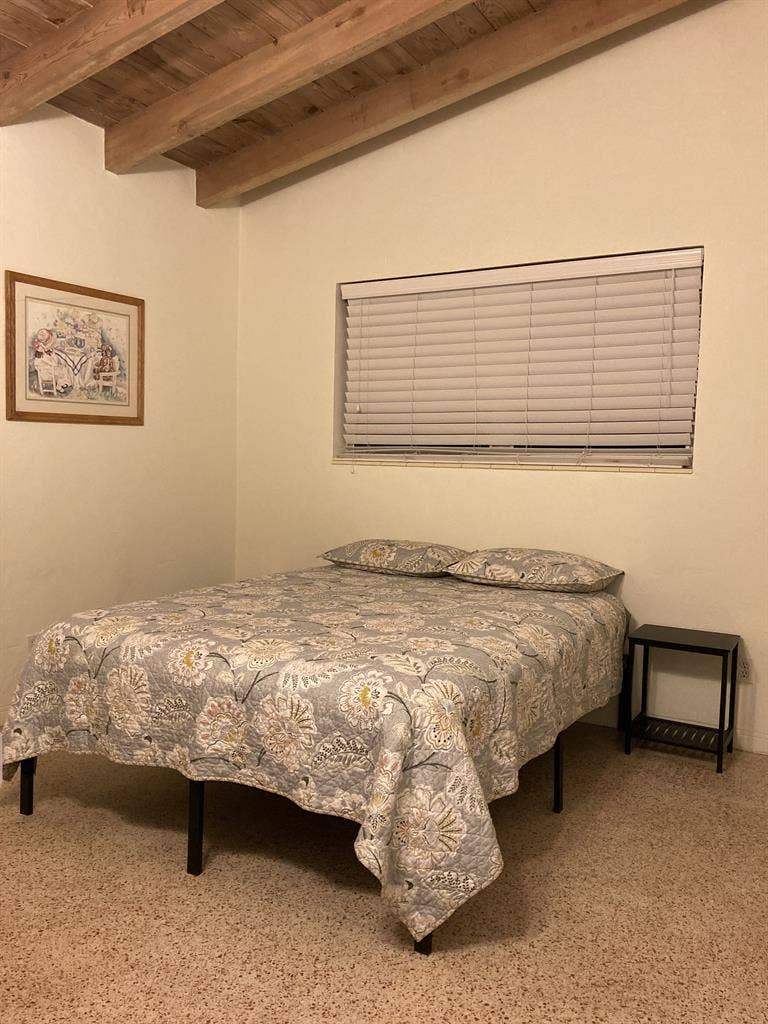 Room for rent in Pinecrest
