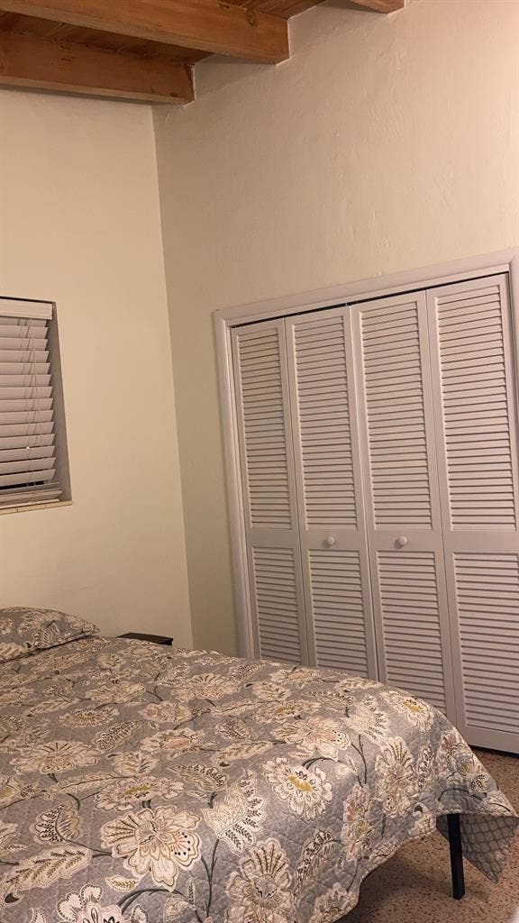 Room for rent in Pinecrest