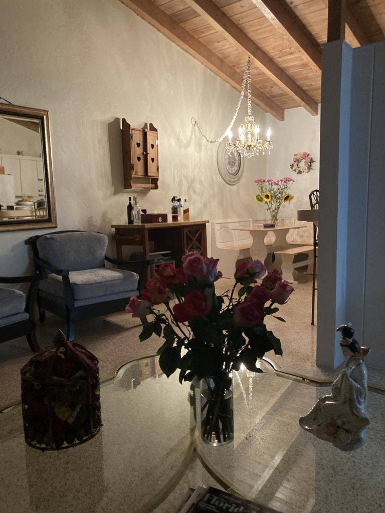Room for rent in Pinecrest