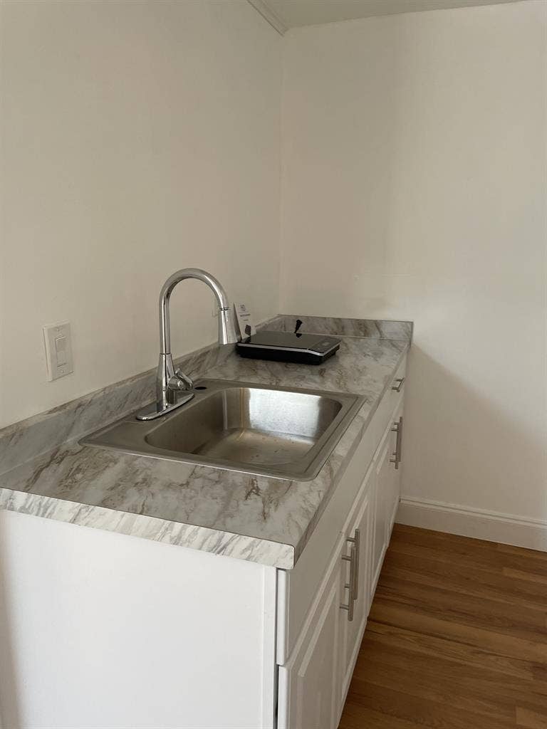 Room for rent (utilities included)