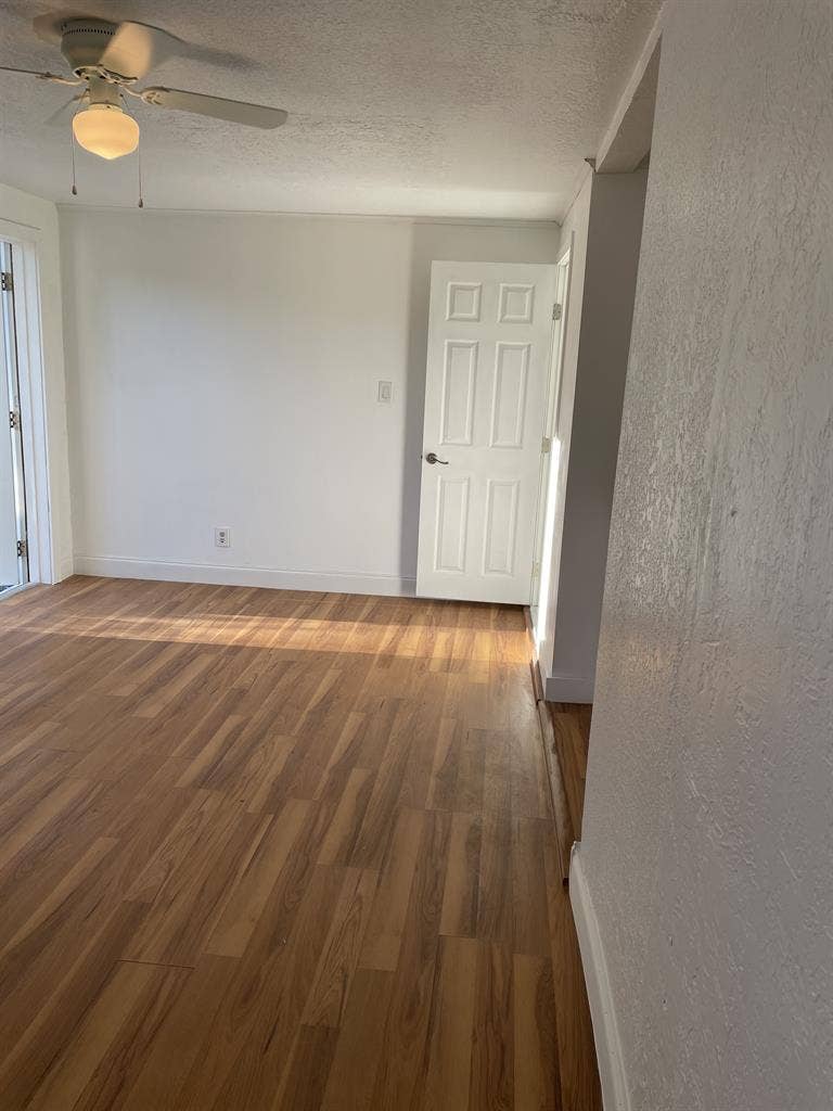 Room for rent (utilities included)
