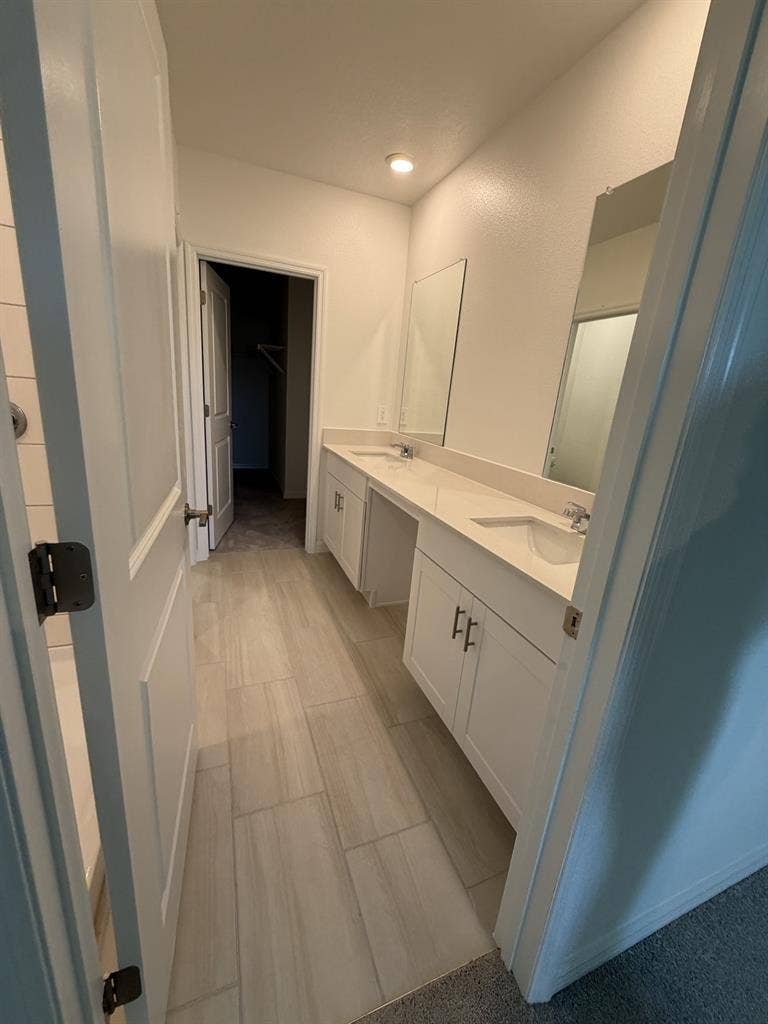 Room for rent - Searie Parrish FL