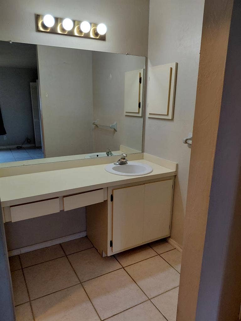 Room for Rent Available Now