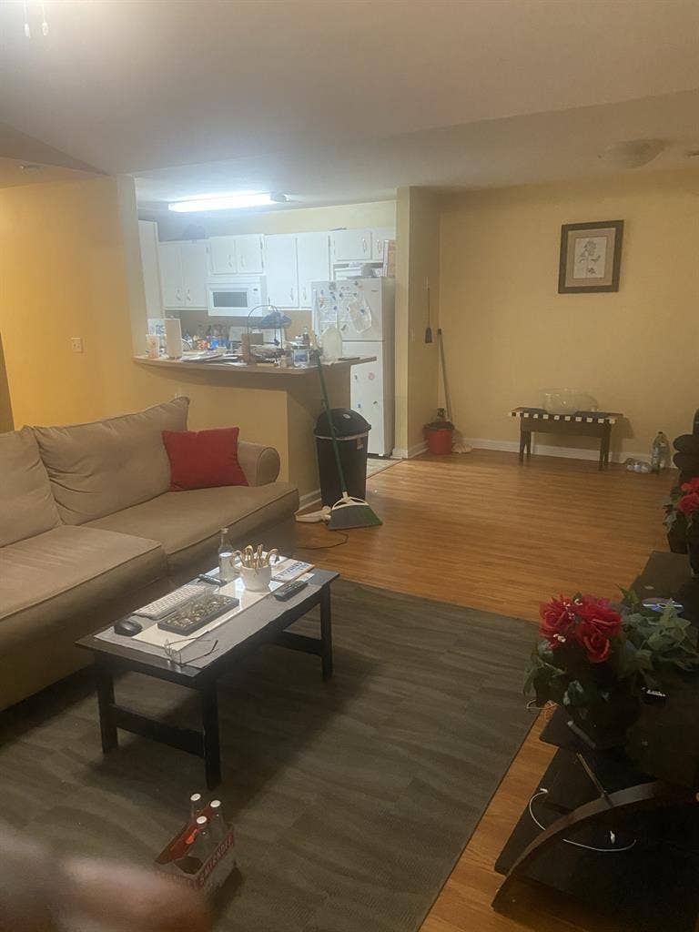 ROOM FOR RENT