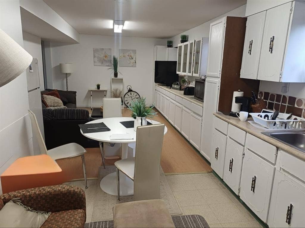 Fully Furnished 2 BR near Langara