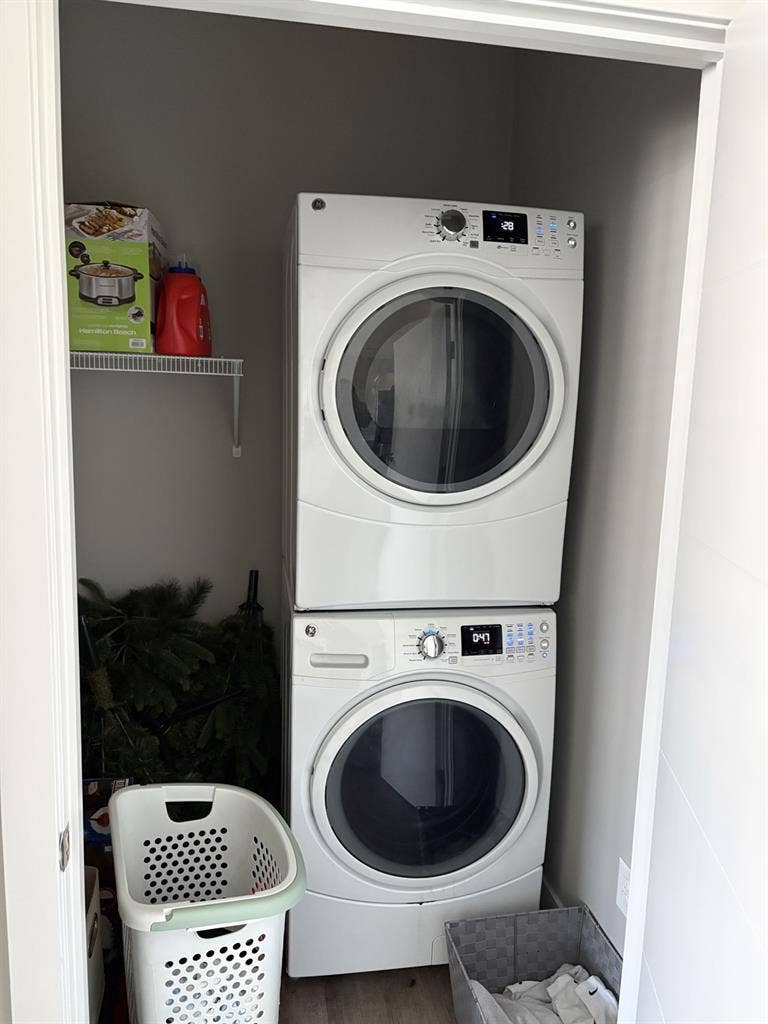 Roommate Wanted (Girls only)